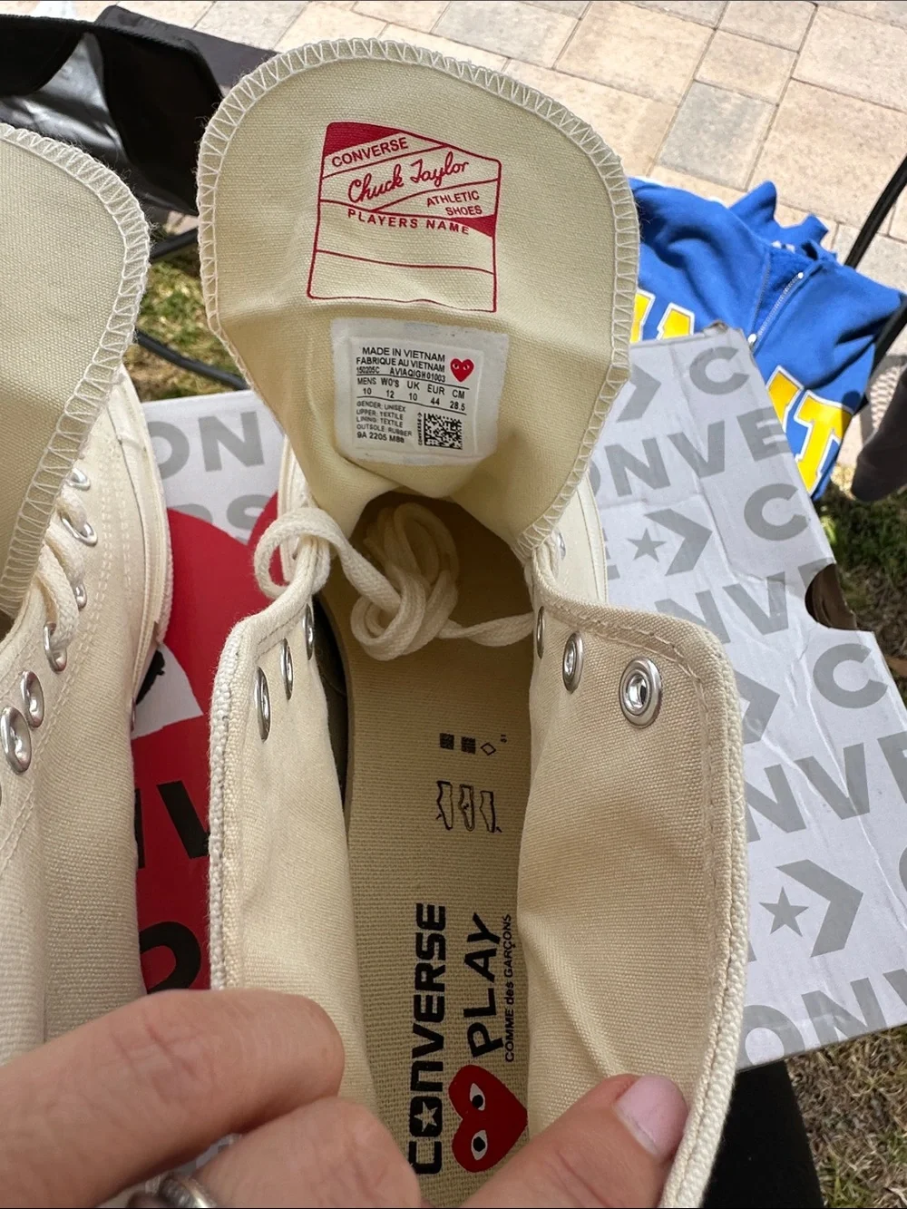 Converse Cream High-Top Sneakers with Red Heart Graphic - Picture 11 of 12